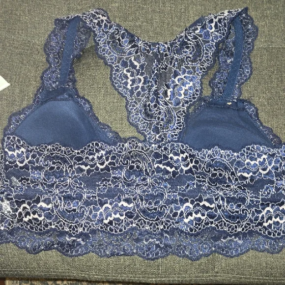 Navy Blue Lace Wireless Bra with Scalloped Edges - Picture 3 of 5
